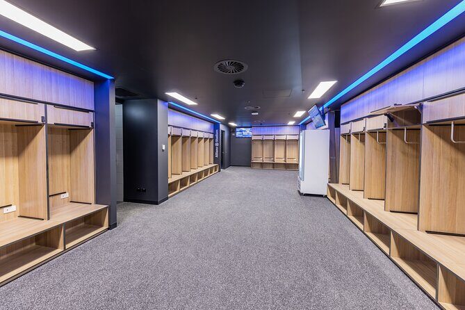 Allianz Stadium Guided Walking Tour - Walking through the Legends Lounge and player facilities