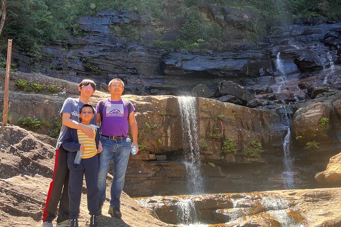 Blue Mountains Private Tour (Featherdale & Scenic World optional) - The Three Sisters at Echo Point: iconic, but plan for the flow