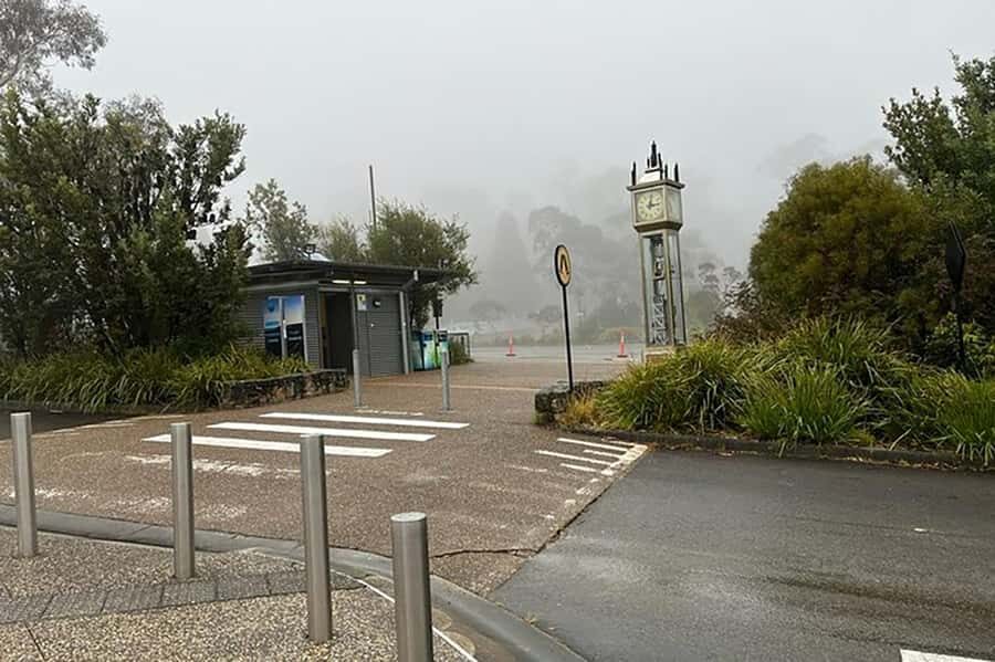 Blue Mountains: Private Tour with Wildlife and River Cruise - Echo Point and Katoomba Falls: classic lookouts, minimal fuss