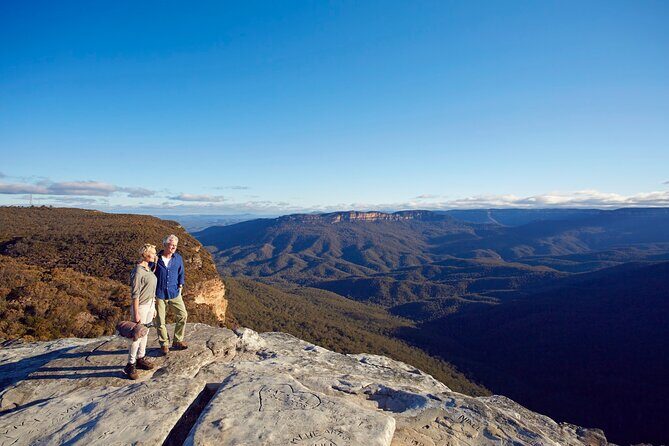 Blue Mountains Small Group Tour with Lunch, Zoo and Scenic World - Stop 2: Lincoln’s Rock (Sublime Point Area) for Quick Photos