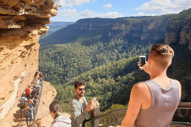 Blue Mountains Small Group Tour with Waterfall Walk & Fresh Lunch - Echo Point and the Three Sisters: iconic views with better timing