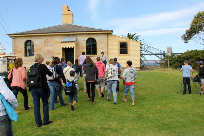 Convicts & Castles: Goat Island Walking Tour Including Sydney Harbour Cruise - What the group size does for your day
