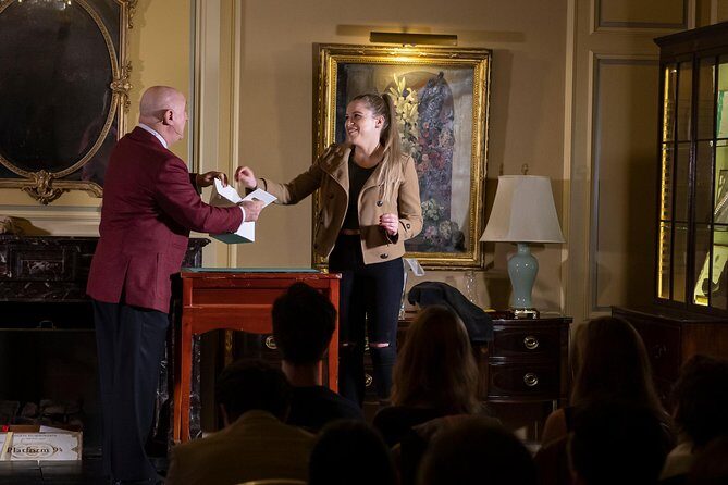 Entrancing Magic and Storytelling at Castlereagh Boutique Hotel - The included sparkling wine and snacks: a small detail with a big effect