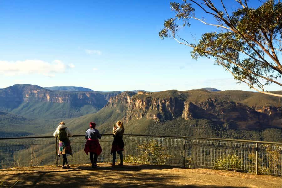 From Sydney: Blue Mountains, Sydney Zoo & Walking Tour - A First Nations cultural talk that adds meaning before the big views