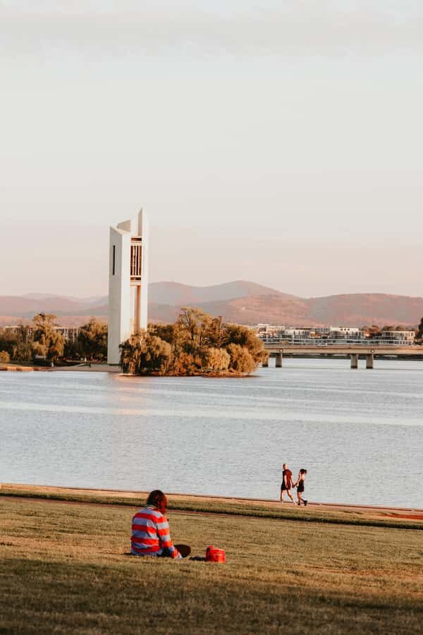 From Sydney: Canberra Floriade Festival Includes Lunch - How the coach day works: timing, pacing, and the guide vibe