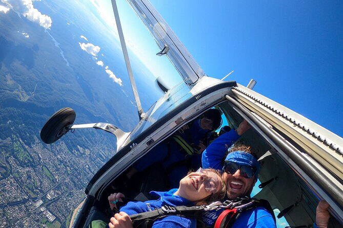 From Sydney: Tandem Skydive Experience over Wollongong Beach - The Sydney Pickup and the Road to Wollongong