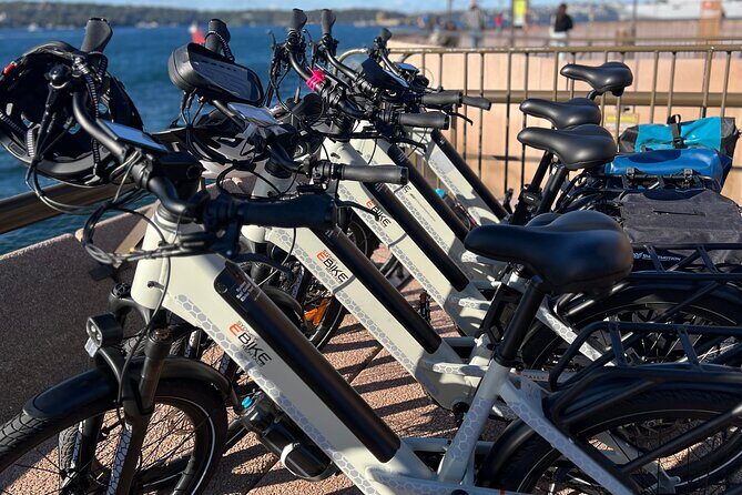 Guided Electric Bike Tour of Sydney with Bluetooth helmets - E-bikes in Sydney traffic: comfort, safety, and the Bluetooth connection