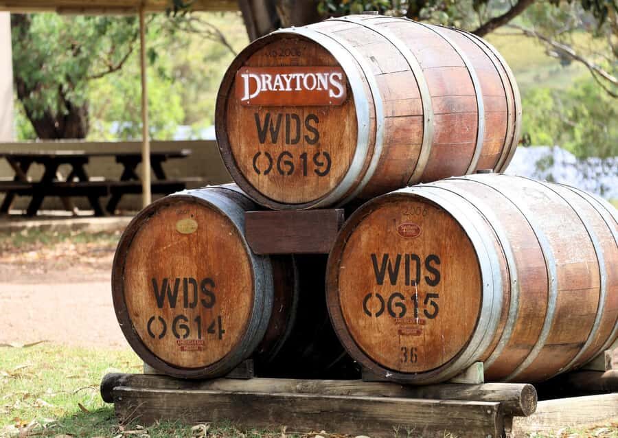 Hunter Valley: Wine, Chocolate and Lunch All Inclusive Tour - Drayton’s Family Wines: Final Tasting in a Historic Setting