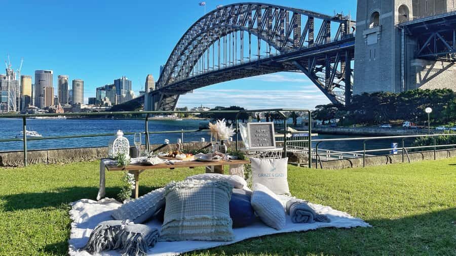 Luxury Picnic for 2 with Sydney Harbour Views at Kirribilli - Copes Lookout in Kirribilli: the view you plan the whole date around