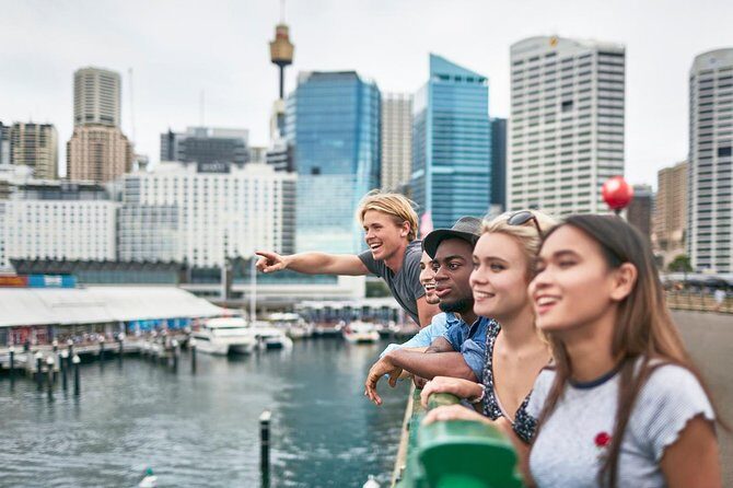 Manly Self-Guided Bike Tour - Stop 3: International College of Management for a Quick Street-Stop