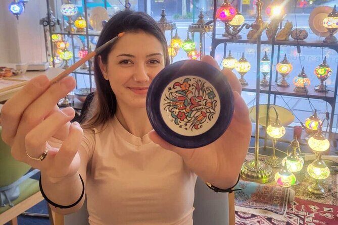 Paint and Sip Classes Sydney: Ceramic Plates & Bowls - Darlinghurst Check-In at 191 William St: Easy to reach, easy to start