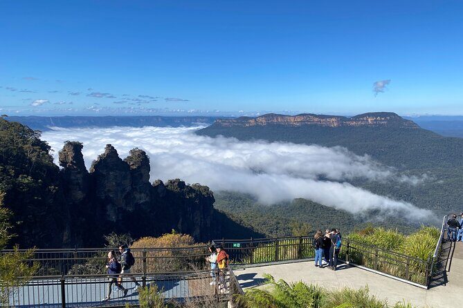 PJ Blue Mountains Supreme [Private Charter] - Echo Point Lookout: Three Sisters views plus dream-time stories