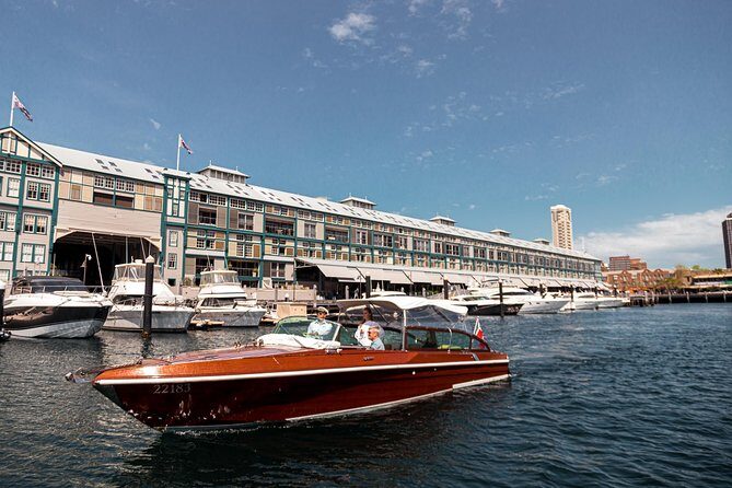 Private 2 Hour Icons and Highlights Cruise of Sydney Harbour - Captain-led photo stops at Kirribilli House and the headland