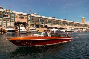 Private 90 min Luxury Cruise on Sydney Harbour - up to 6 Guests - The Harbour route: Barangaroo, Bridge, Opera House photo moments