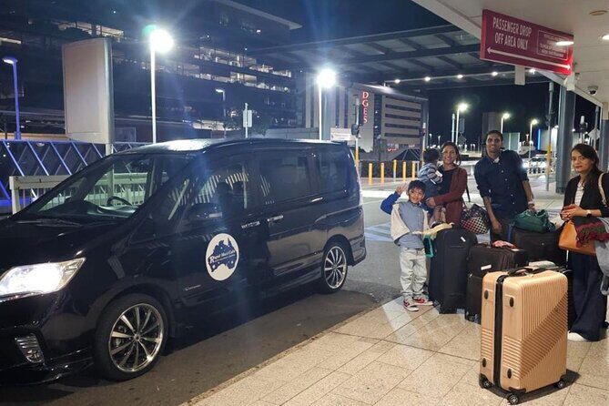 Private Sydney Airport-Sydney CBD, Sydney City, Cruise Terminal - How meet-and-greet plus a mobile ticket makes pickup easier