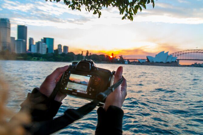 Private Sydney Harbour Sunset Photo Tour & Cruise - Mrs Macquarie’s Chair: Opera House and Harbour Bridge in one sweep