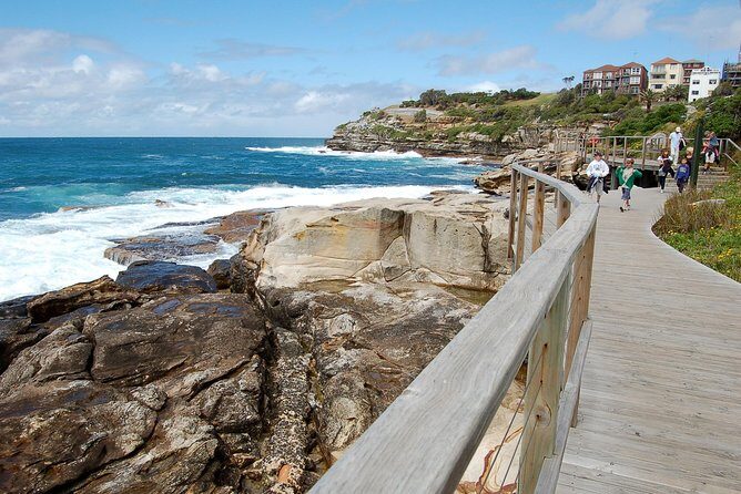 Private Sydney Tour Including Sydney Opera House, Bondi and Manly - The drive past Parliament, Kings Cross, and heritage landmarks