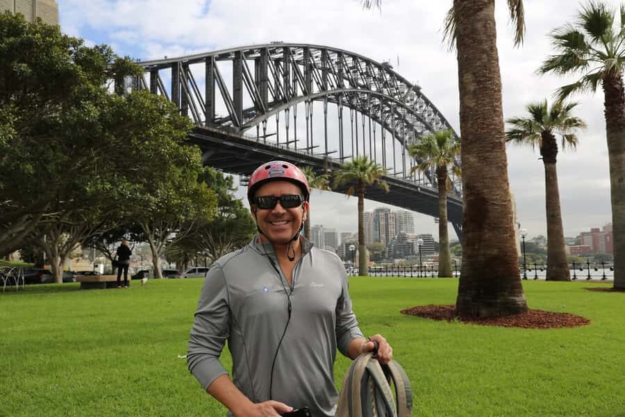 Scenic Sydney Harbour Bridge Bicycle Ride - Kirribilli and the Governor’s House area: the quieter side of the view
