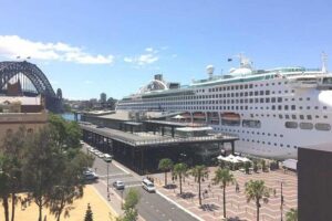 Shuttle Transfer from Cruise Ship Terminal at Circular Quay to Sydney Airport - Pickup at Circular Quay: Finding Your Driver Without the Panic