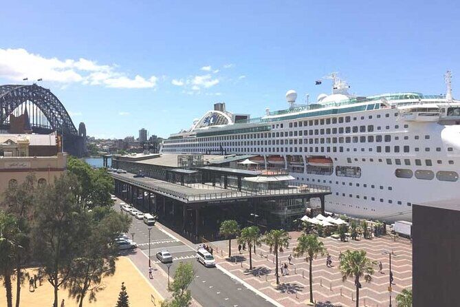 Shuttle Transfer from Cruise Ship Terminal at Circular Quay to Sydney Airport - The Main Downsides to Consider Before You Book