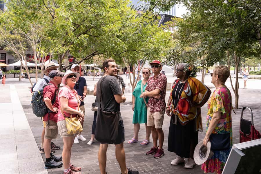 Sydney: Chinatown Street Food & Culture Guided Walking Tour - How the guide ties food to Chinese-Australian community change
