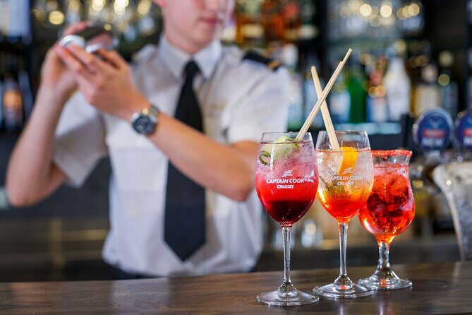 Sydney Cocktail Harbour Bar Cruise with Charcuterie Board - Live Music on Weekends: Good Atmosphere, Not a Loud Overload