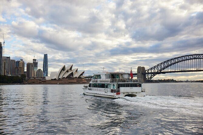 Sydney Combo: Morning Sightseeing to Bondi & Harbour Lunch Cruise - Centennial Park, Paddington, and Darling Harbour: quick stops with payoff