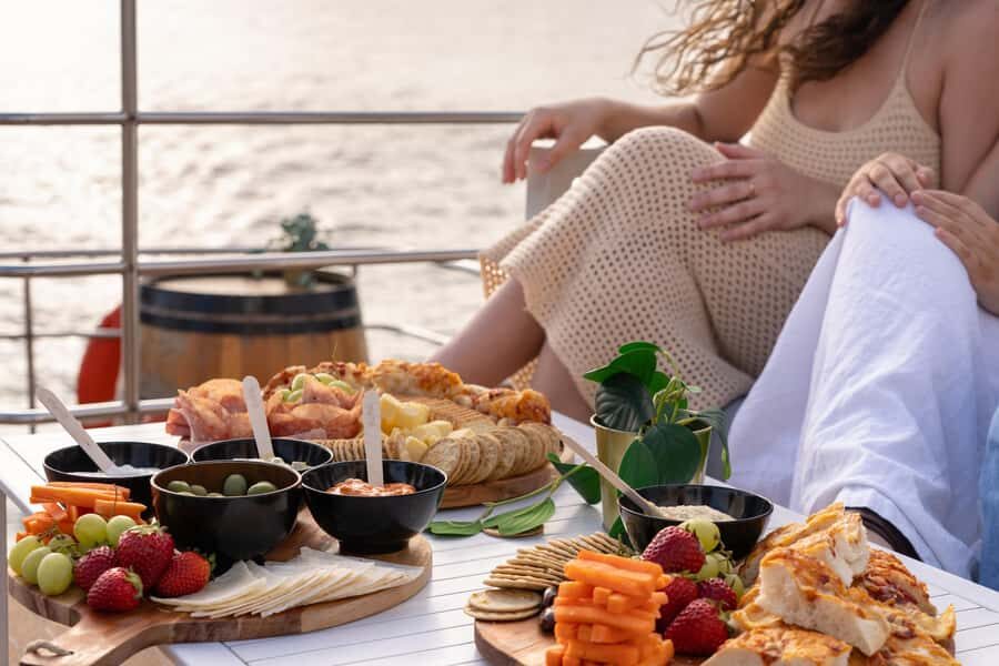 Sydney: Golden Glow Sunset Harbour Cruise with 1 Drink - Golden hour timing: why your departure time matters