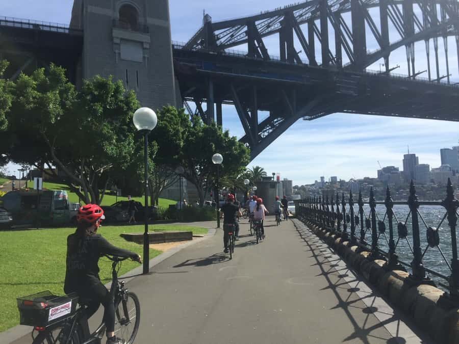 Sydney: Guided Harbour E-Bike Tour - Opera House viewpoints and Walsh Bay: history meets working harbour reality