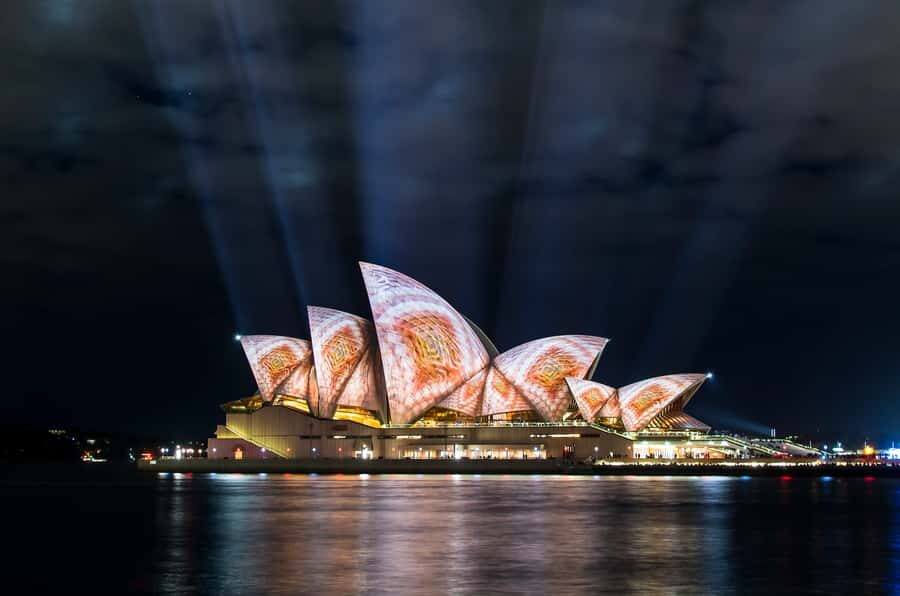 Sydney Harbour: 30 Minute Slow Jet Boat Vivid Cruise - Vivid Sydney Season Dates to Plan Around