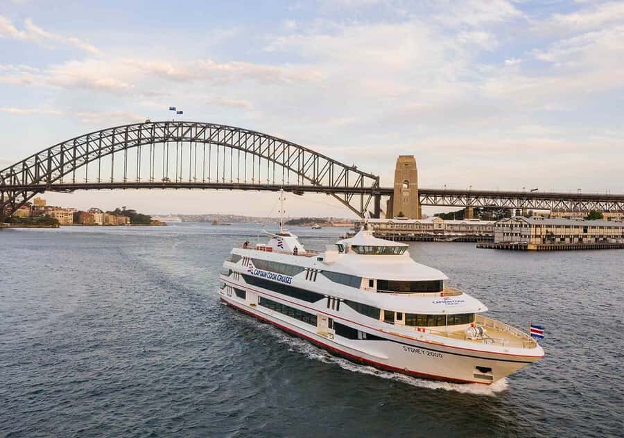 Sydney: Harbour Cruise with Charcuterie Board & Drinks - Boarding Captain Cook Cruises and getting the best view fast