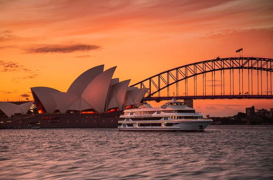 Sydney: Harbour Dinner Cruise with 3, 4 or 6-Course Menu - Quick hits before you book