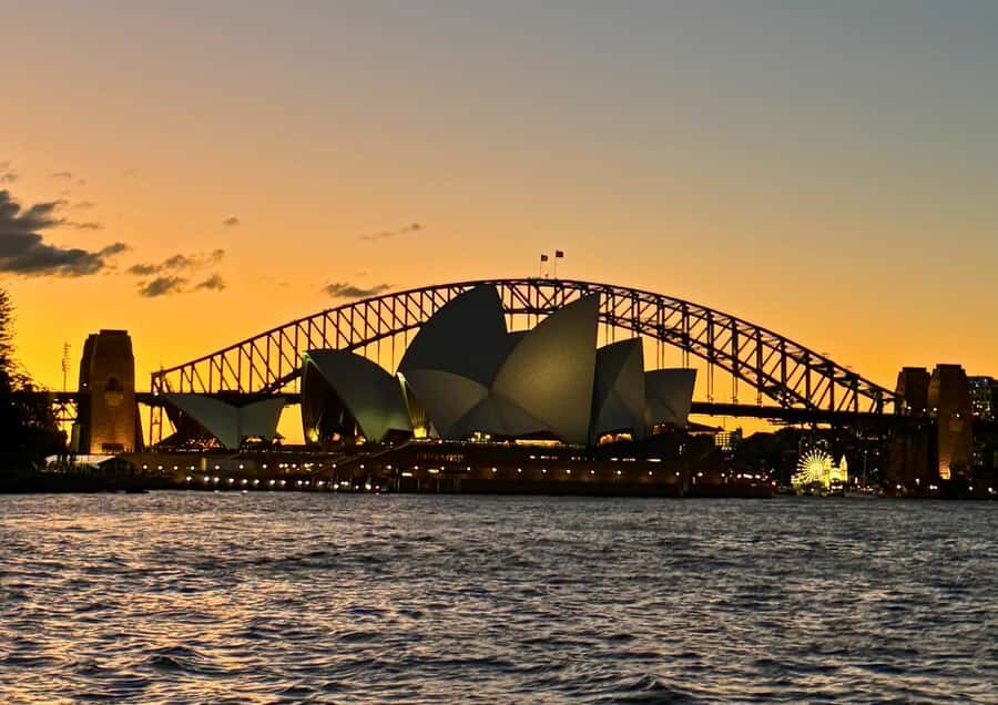Sydney: Harbour Dinner Cruise with Buffet - Getting On at Circular Quay Without Missing Eastern Pontoon