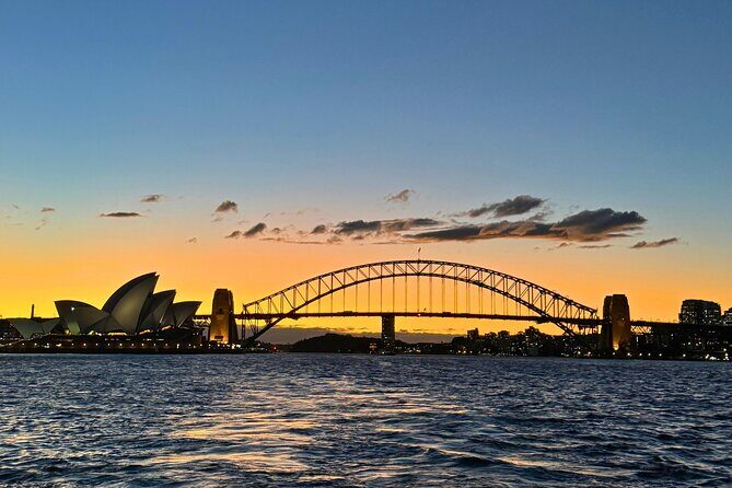 Sydney Harbour Discovery Dinner Cruise Scenic Sights and Buffet - Eastern Pontoon, Circular Quay: easy start, clear focus