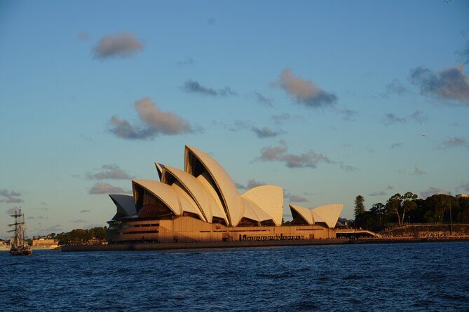Sydney Harbour Discovery Dinner Cruise Scenic Sights and Buffet - What you’re really paying for on this 2-hour cruise