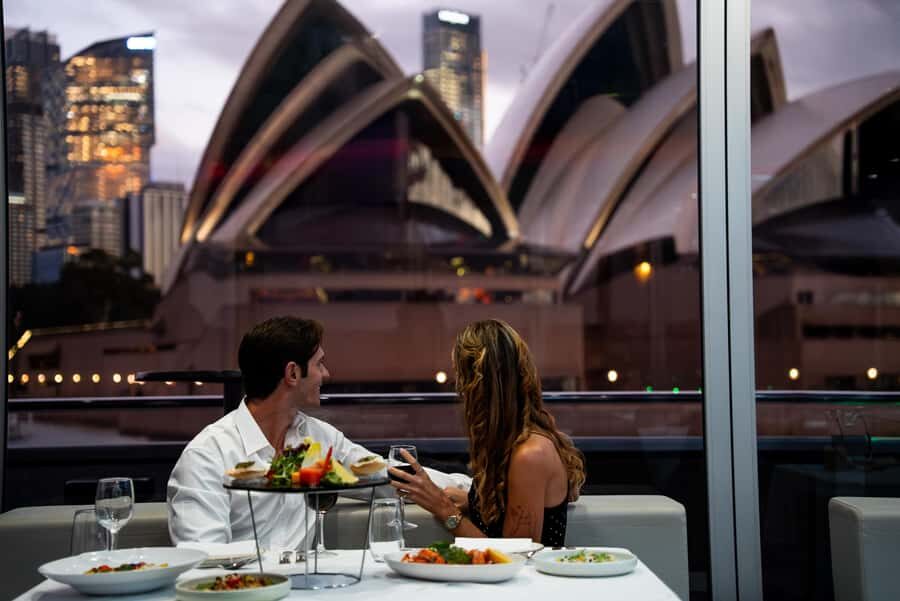 Sydney Harbour: Glass Boat Signature Dinner Cruise - The evening schedule: King Street Wharf check-in to night return