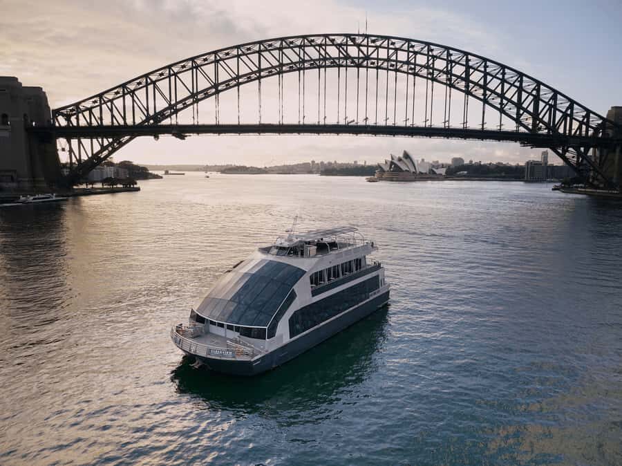Sydney Harbour: Glass Boat Signature Dinner Cruise - Dinner onboard: the chef’s signature menu and dietary reality