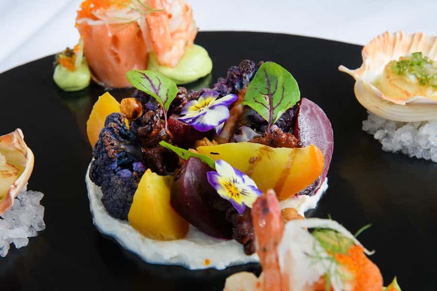 Sydney Harbour: Glass Boat Signature Dinner Cruise - Who should book this Sydney Harbour glass-boat dinner cruise