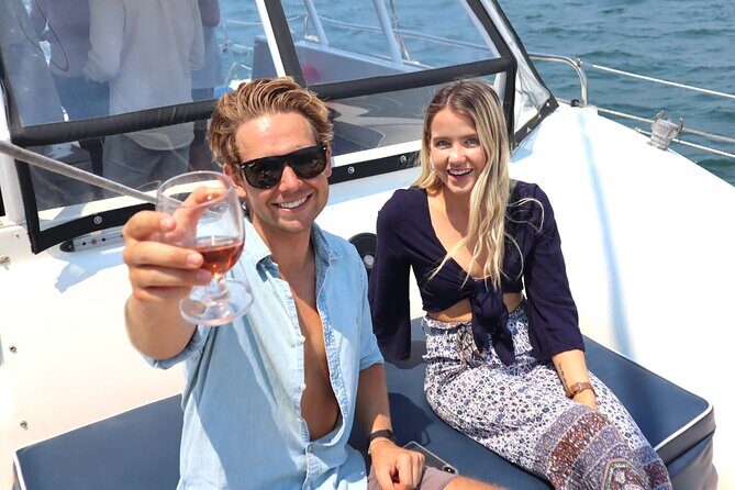 Sydney Harbour Highlights & Aussie Bites Catamaran Cruise - Crew Style and the Small-Group Advantage (26 People Max)