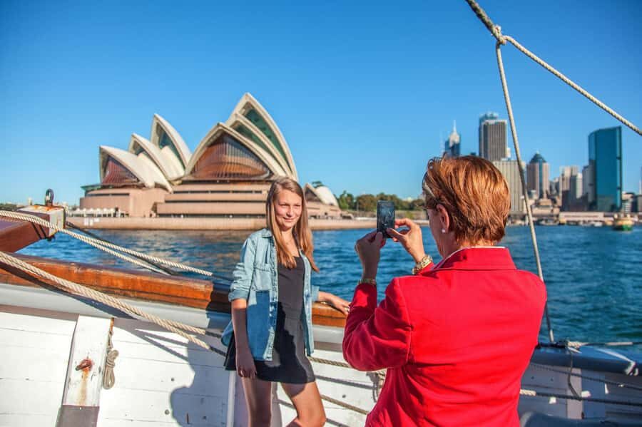 Sydney Harbour: Tall Ship Lunch Cruise - Lunch onboard: what the three-course meal means for the experience