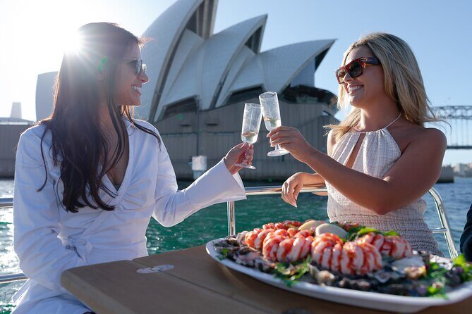 Sydney Harbour Twilight Cruise - The onboard commentary: how to get more from the views