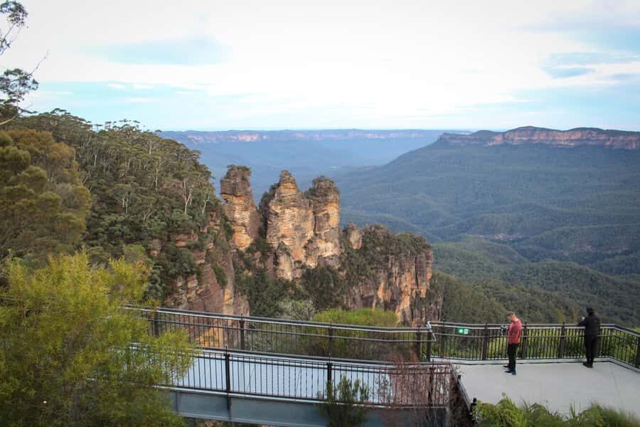 Sydney: Luxury Blue Mountains Adventure with Wentworth Falls - Three Sisters at Echo Point: Classic Views, Timed for Golden Light