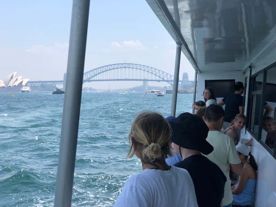 Sydney: Morning Sightseeing Bus to Bondi with Lunch Cruise - Rose Bay and The Gap: quick coastal lessons on the way to Bondi