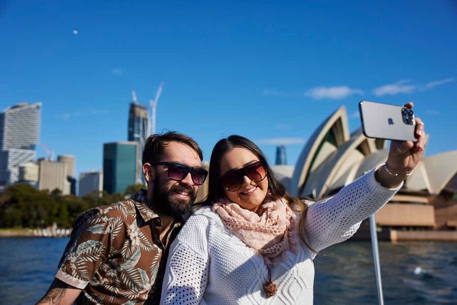 Sydney: Morning Sightseeing Bus to Bondi with Lunch Cruise - Getting picked up and meeting your group