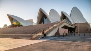 Sydney Private & Custom Walking Experience with a Local - Meeting at the Cenotaph: Quick Start, No Confusion