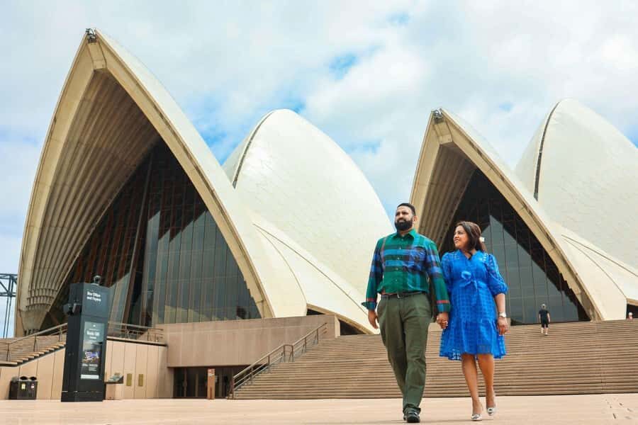 Sydney: Private Photoshoot outside the Opera House - Timing that works for real travel (30 to 45 minutes)