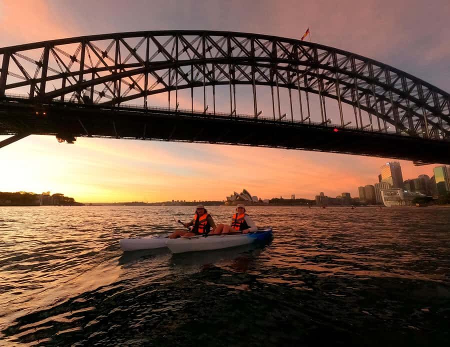 Sydney: Sunset Kayak - Opera & Harbour Bridge Tour (5p. max) - Sydney Harbour Bridge stop: breaks, photos, and the wow factor