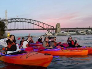 Sydney: Sunset Kayak Tour on Sydney Harbour - Safety briefing, kayaking gear, and what 90 minutes actually means