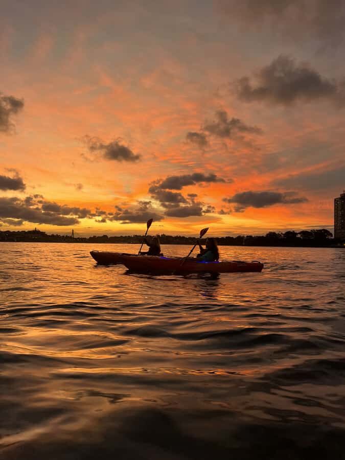 Sydney: Sunset Kayak Tour on Sydney Harbour - The sunset plan: when the skyline lights up