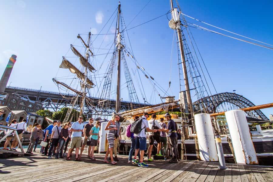 Sydney: Tall Ship Harbour Twilight Dinner Cruise - Southern Swan or Soren Larsen: the ship experience matters